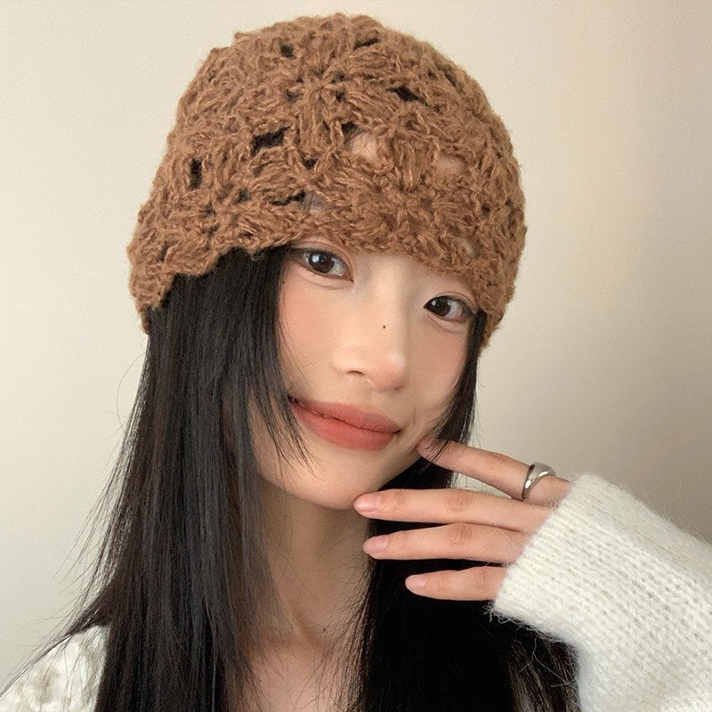 女性用の春夏の手織り中空つば帽子、エスニックスタイルのフックフラワー、タッセルストラップ、プルオーバーニット帽、多用途|undefined