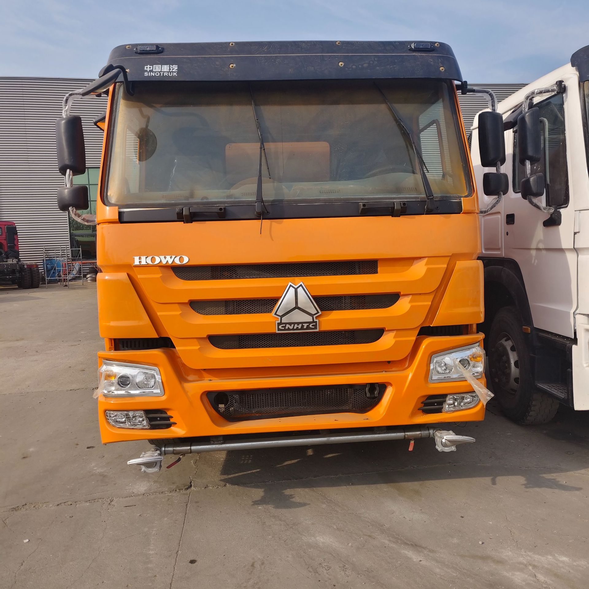 Export Haowo 20-Cubic-Meter Sprinkler Truck, Garden Spraying Truck, Dust-Reducing Cleaning Truck, Rear Dual-Axle Howo Sprinkler Truck