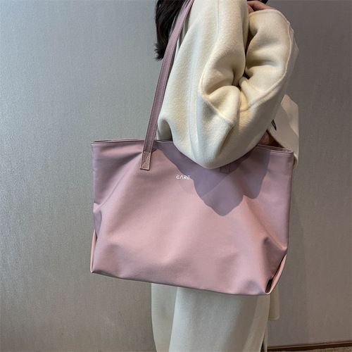 Nylon Tote Bag Large Capacity Bag Women's 2024 New Fashion Portable Shoulder Bag Ruiying Class Commuting Bag