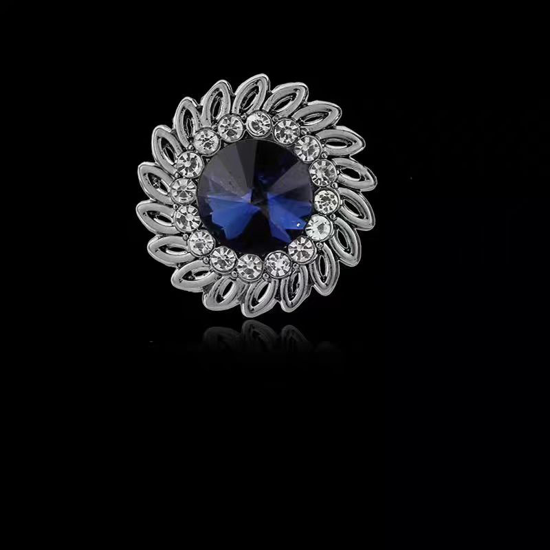 Spilla vintage in cristallo elegante per uomo e donna_voghion.com