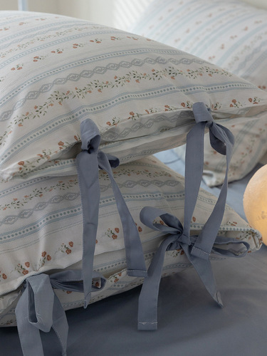 Original ins small cherry belt strap four-piece set pure cotton 1.5m meter quilt cover bed sheet dormitory three-piece set