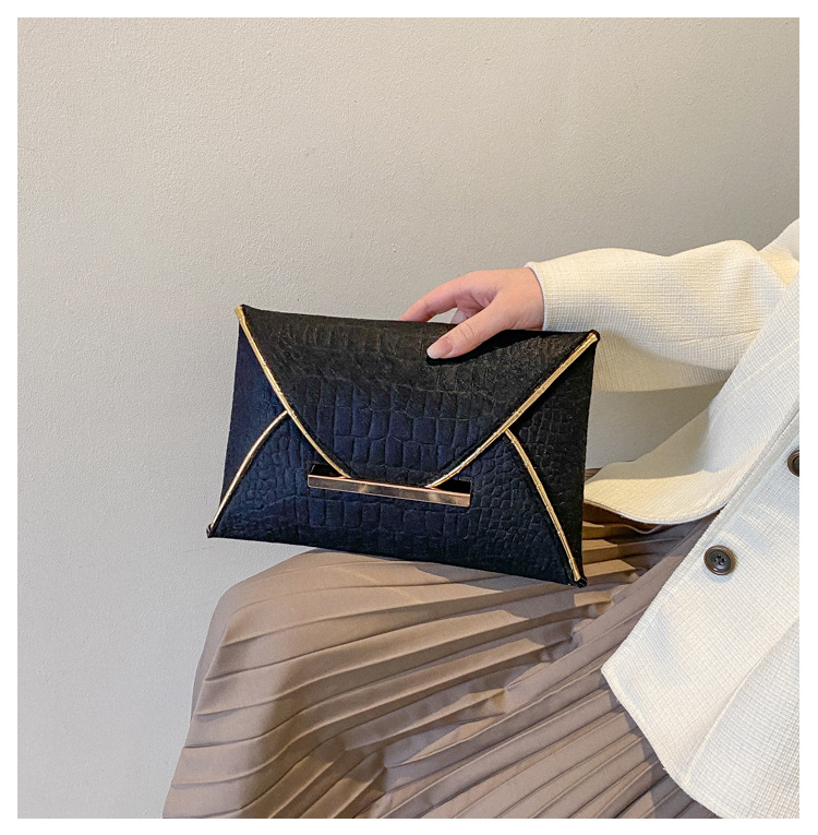 Foreign trade trend new envelope bag 2023 spring contrast color personalized clutch bag fashion simple foreign style women's bag_voghion.com