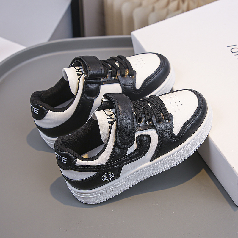 Zapatos para niños primavera 2025 nuevas zapatillas deportivas para niñas zapatos de skate para niños de altura baja aj zapatos casuales transpirables para niños