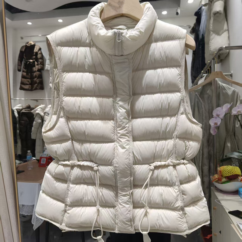 2026 Autumn/Winter New Collection: Stand-up collar, fitted waist, versatile, slimming, Korean-style 90% white duck down vest for women 2026 Autumn/Winter New Collection: Stand-up collar, fitted waist, versatile, slimming, Korean-style 90% white duck down vest for women