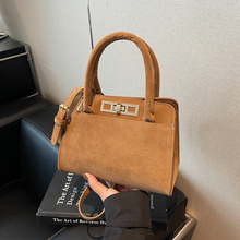 �羳������߼����K�����Ů2025�¿�ٴ�����e�μ�б��С����