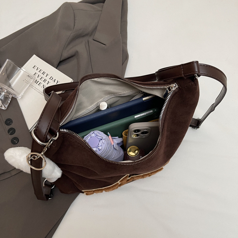 Mochila de gamuza transfronteriza 2024 otoño e invierno nuevo bolso femenino de gran capacidad