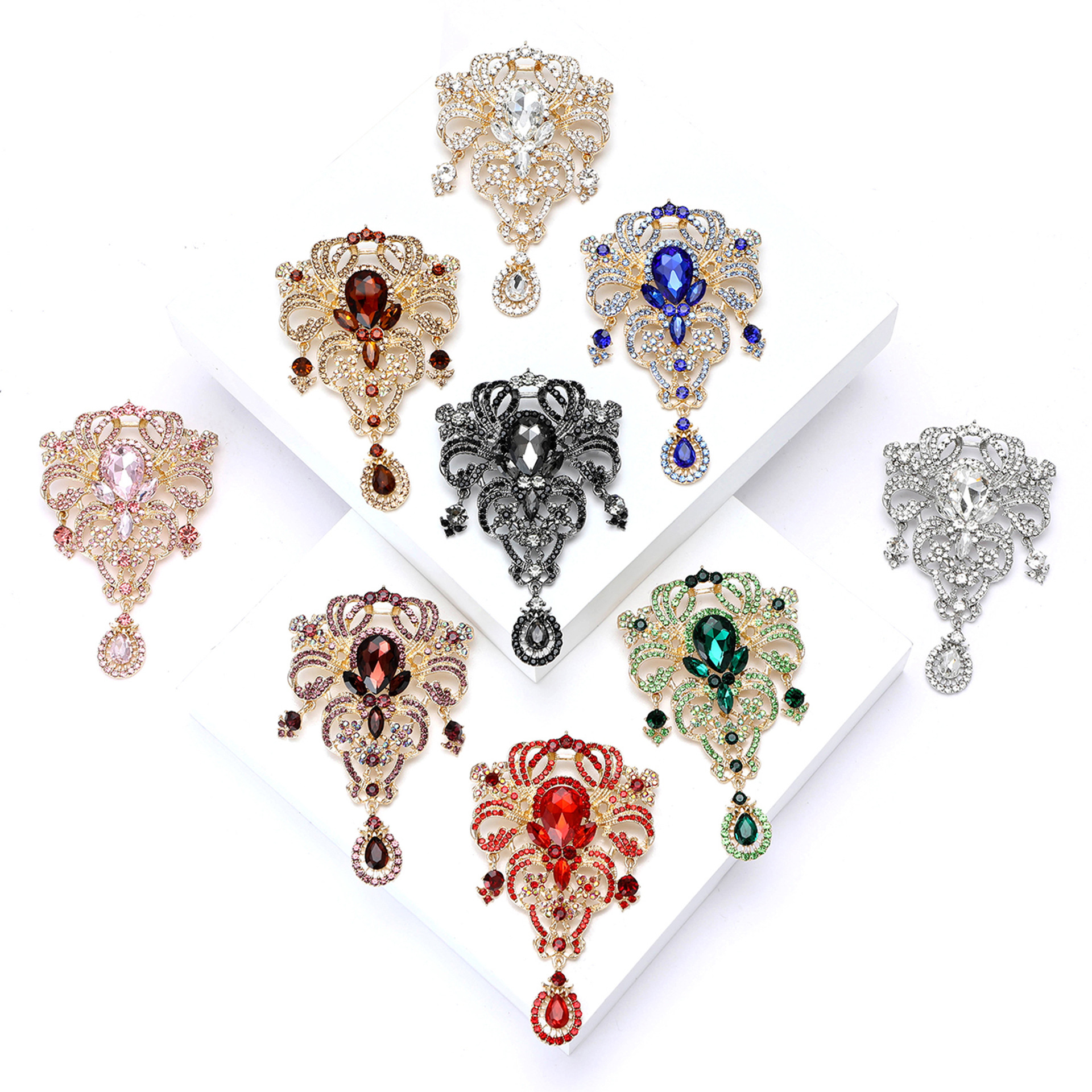 Hochwertige, luxuriöse Brosche im Palaststil aus Glas, modisches und elegantes Accessoire für Damenbekleidung._voghion.com