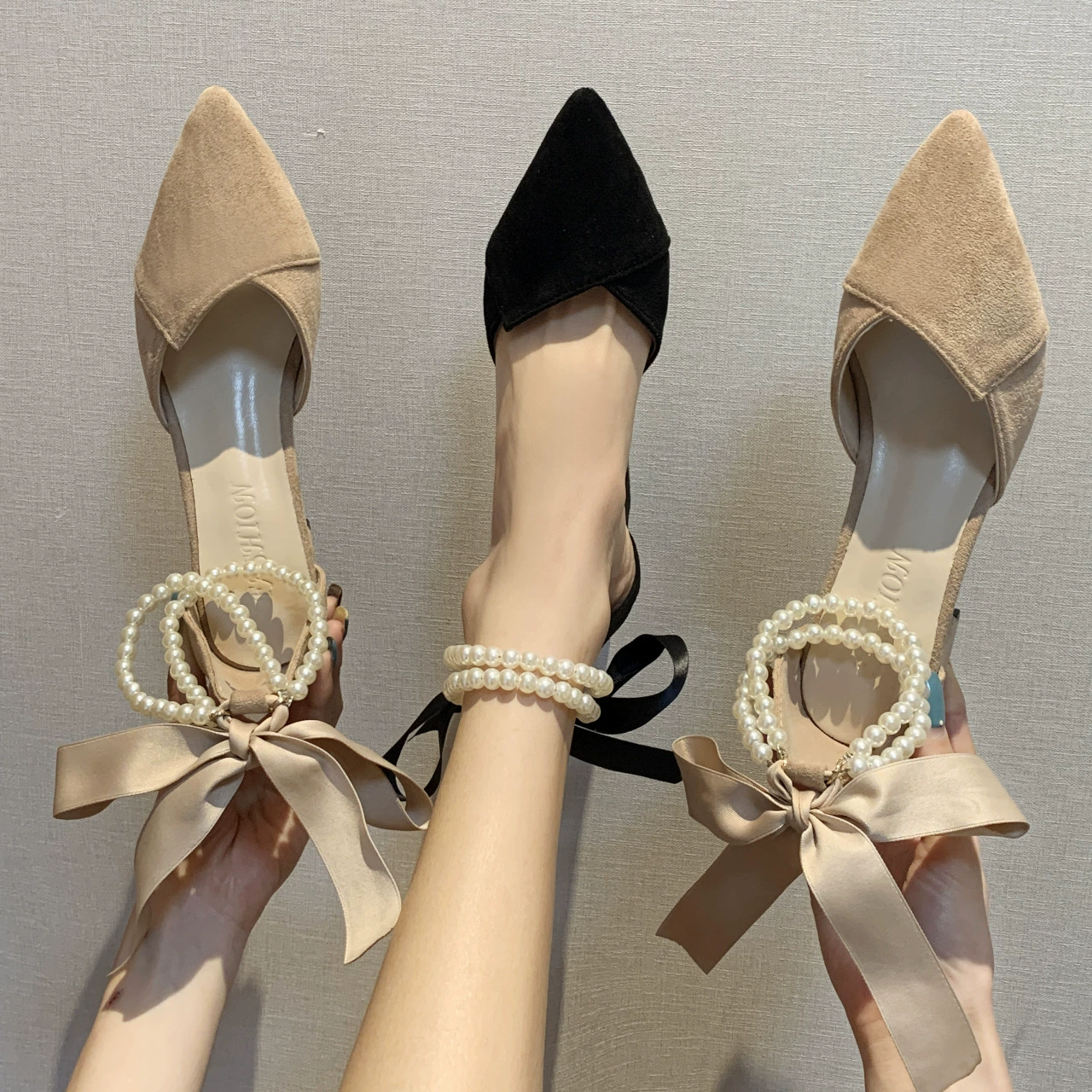 Туфли на высоком каблуке женщины 2024 новый фея в стиле каблук толстый каблук девушки заостренный французский дикий жемчуг одиночные туфли женщины