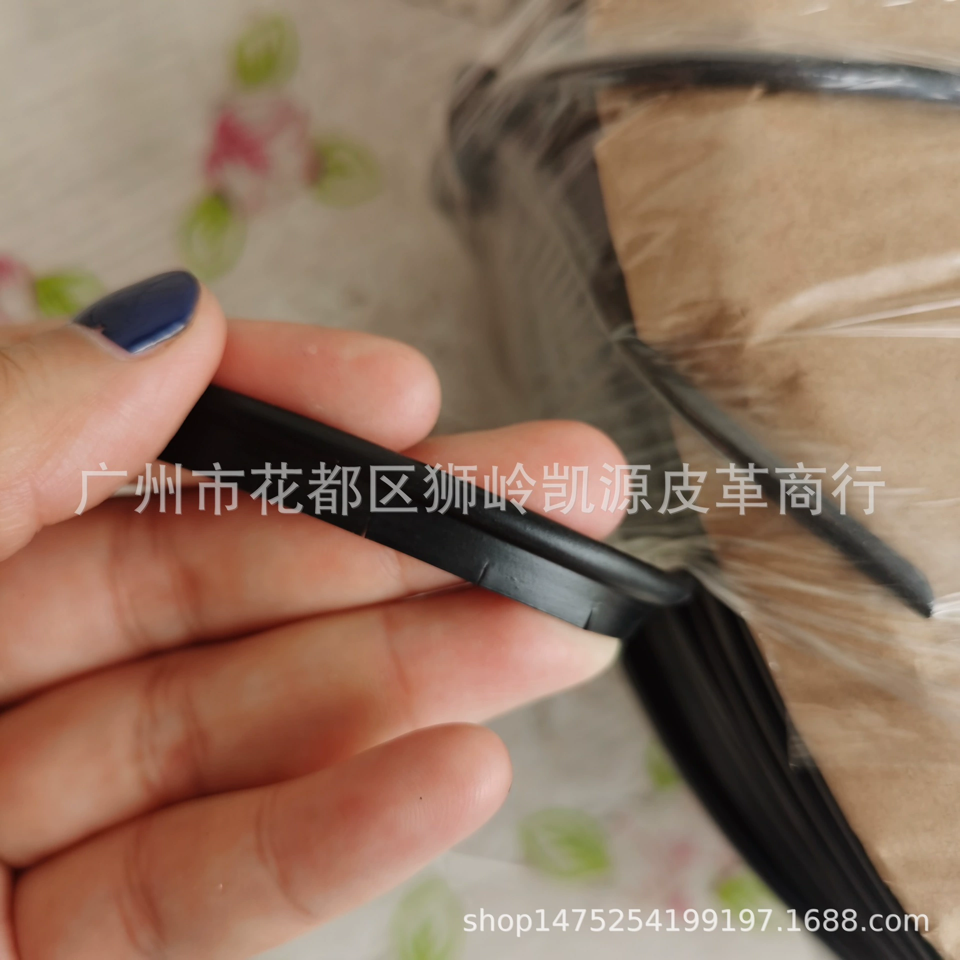 В наличии водяная кость, мягкая Т-образная кость, инкрустационная кость.