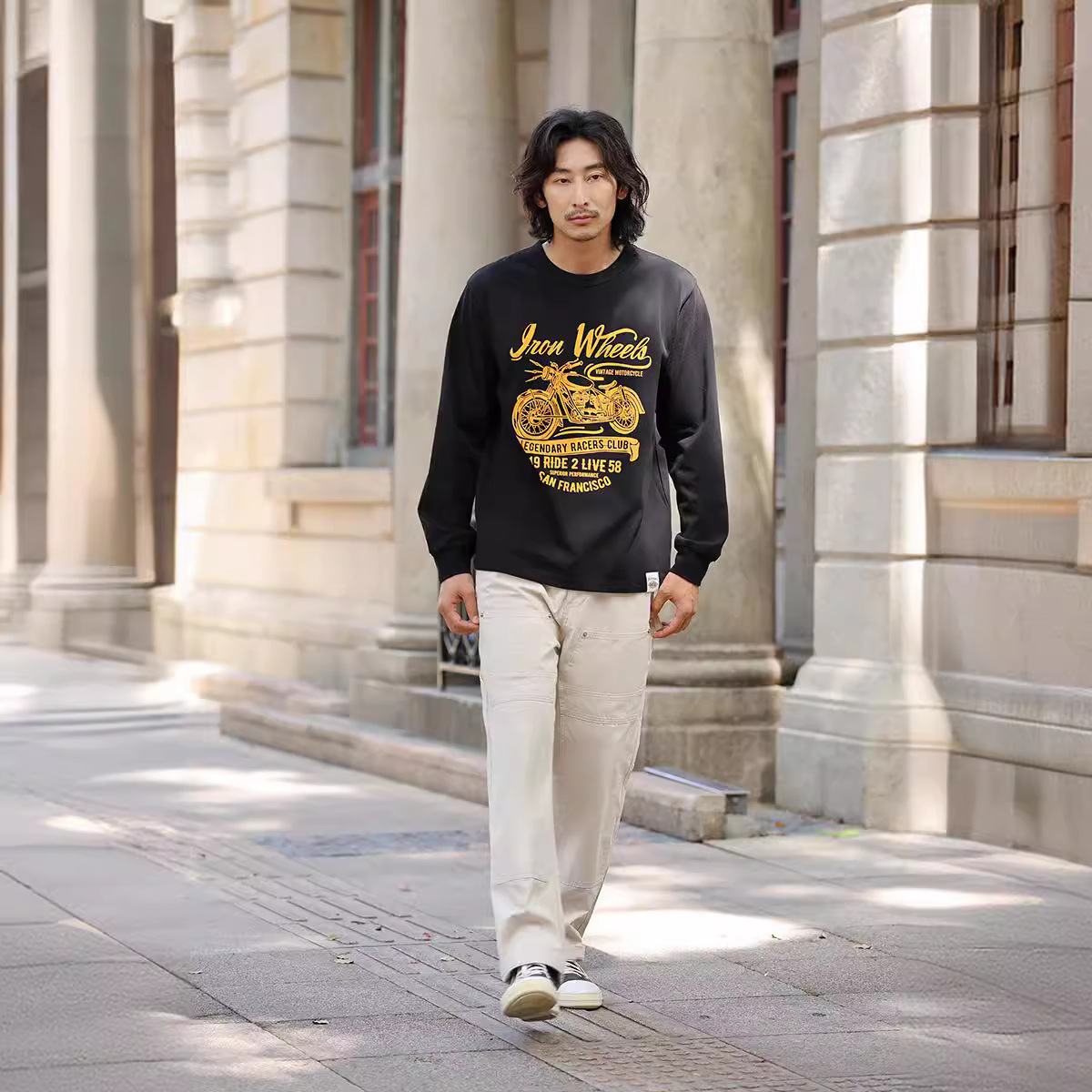 OKONKWO pesado 280g nacional de la moda de la motocicleta de la letra impresa Camiseta Americana retro Camiseta de manga larga TEE