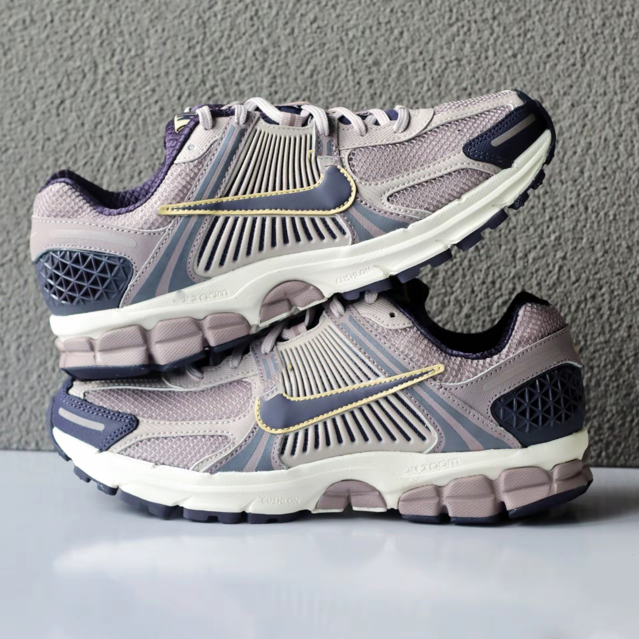 High-Quality Vomero 5 Comfortable, Versatile, Breathable, Wear-Resistant, Cushioning Running Shoes Vomero 5Th Generation Casual Sports Shoes