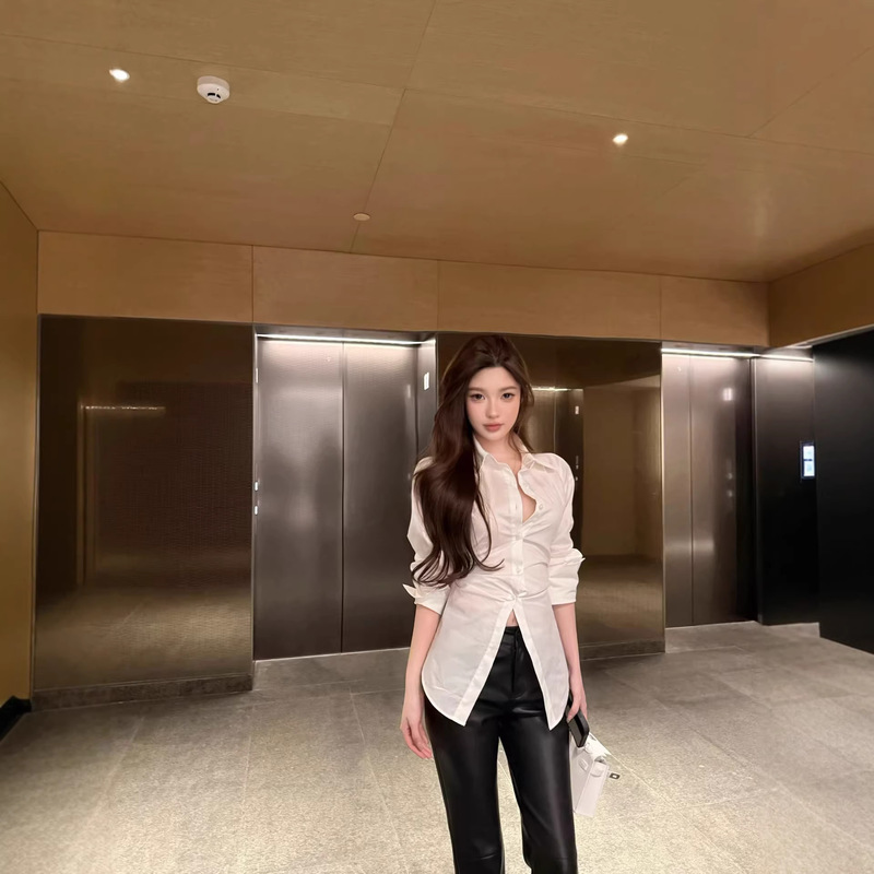 Chicyou "Hua Shanshan's Same Style" Ultra-Sexy and Stylish White Shirt with Back Tie and Waist-Cinching Design Chicyou "Hua Shanshan's Same Style" Ultra-Sexy and Stylish White Shirt with Back Tie and Waist-Cinching Design