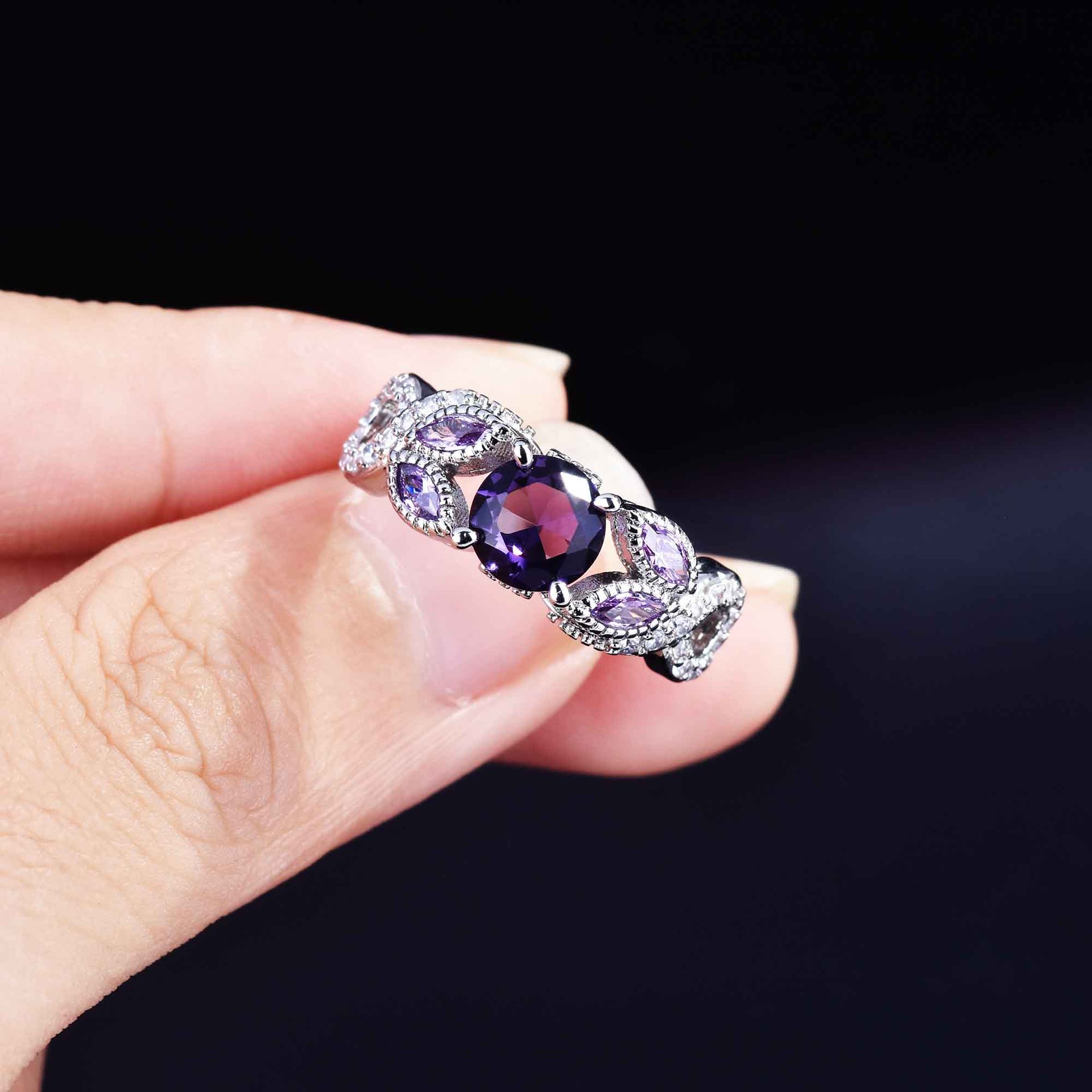 Zhenrong  Cross-border Supply New Inlaid Amethyst Carat Ring European And American Micro-inlaid Full Diamond Engagement Women's Ring display picture 5
