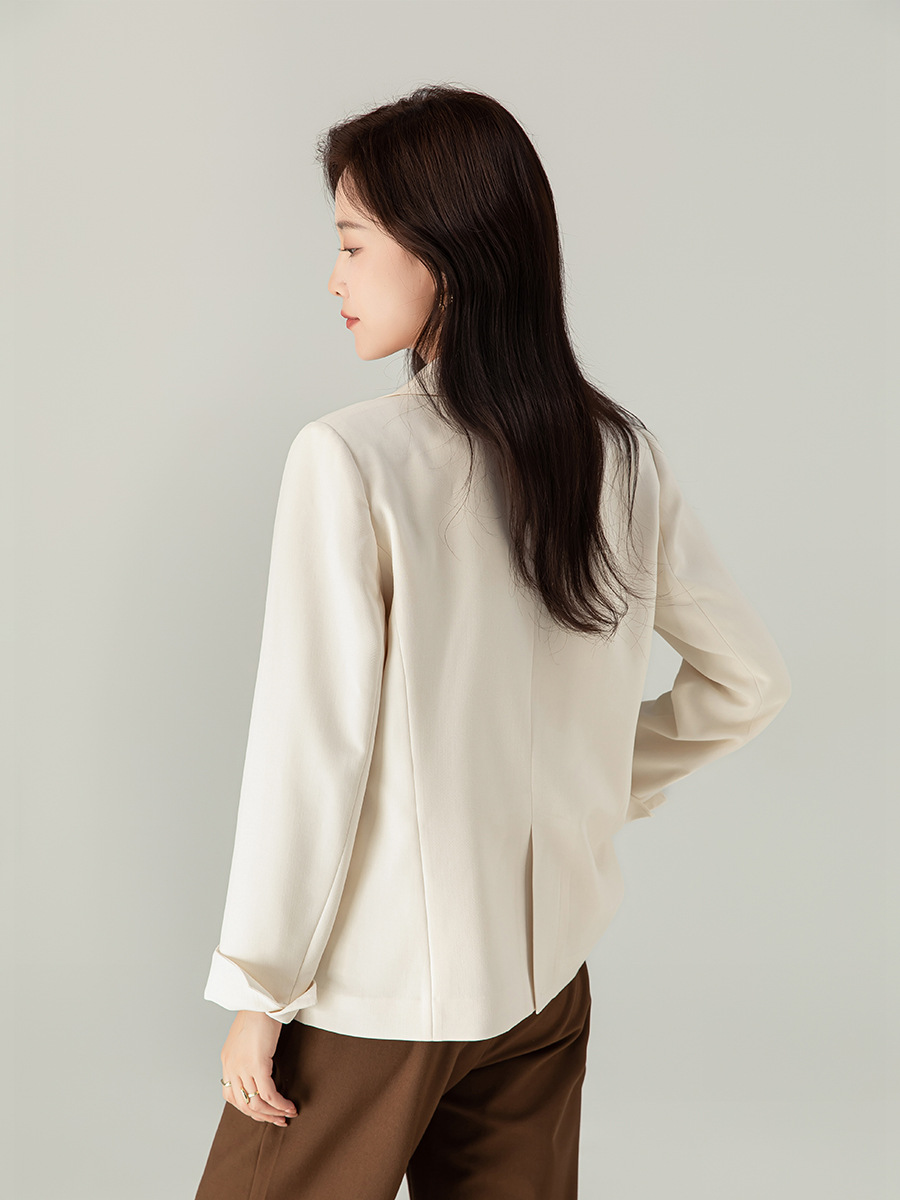 Áo khoác blazer nữ dáng suông tay dài phong cách tối giản — Màu be