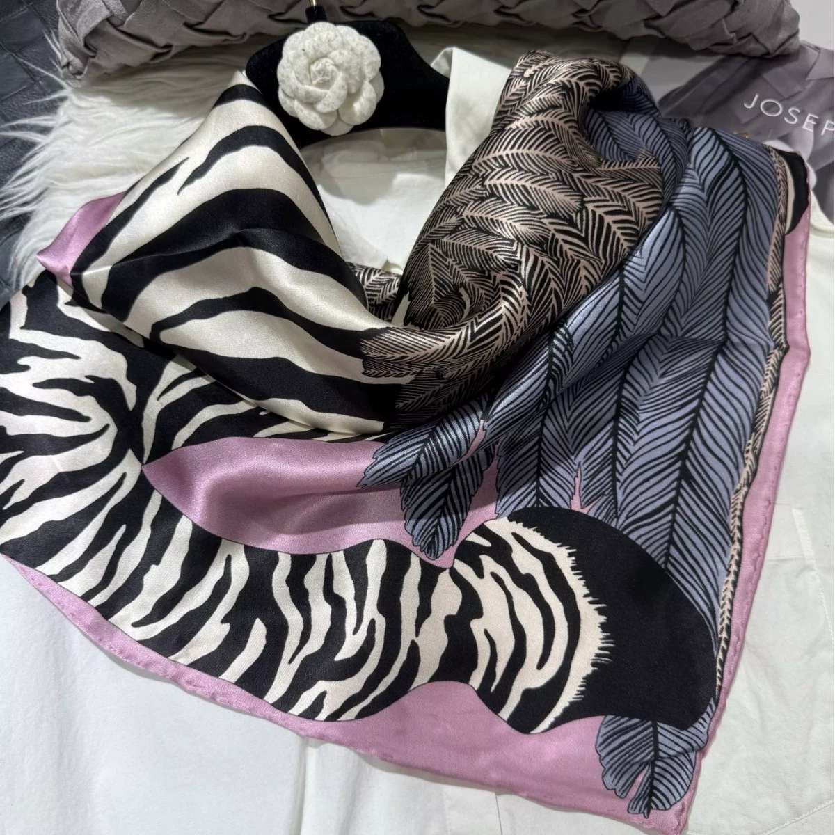 绕韵 Silk scarf, gift box, zebra, neckerchief, style