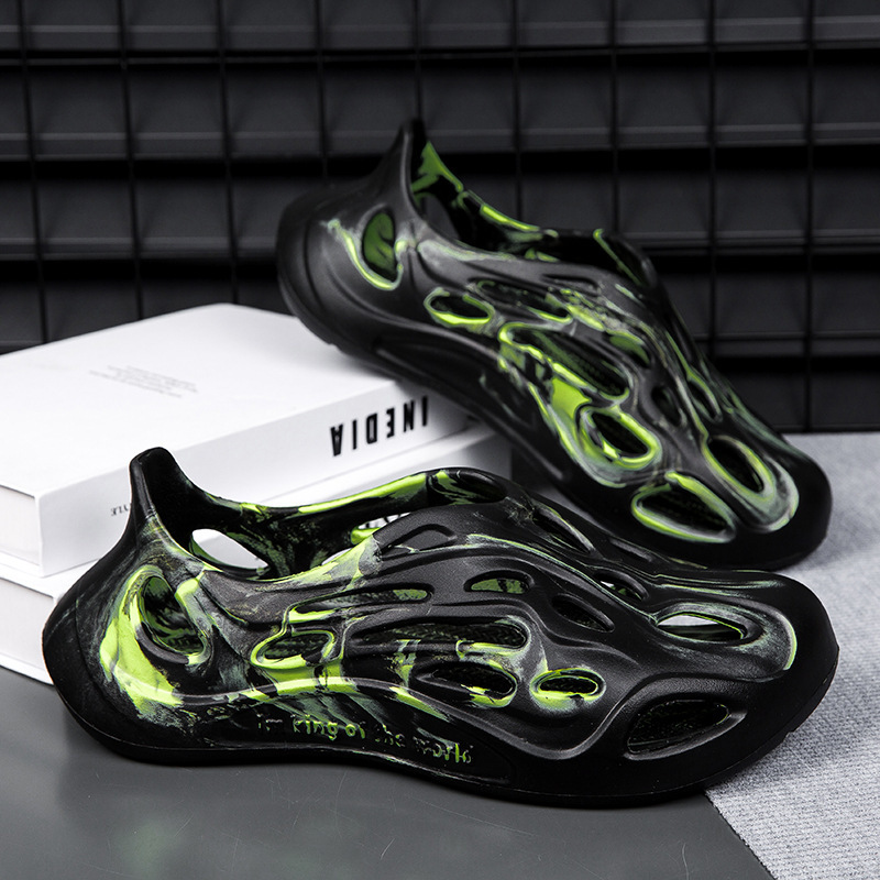 Una pieza de zapatos de agujero para hombres 2024 verano nuevo eva pedalear sensación ligera antideslizante sandalias de playa