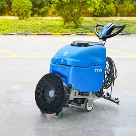 商用吸尘器;洗地机;其他清洗设备