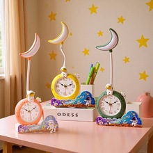 新款太空人笔筒台灯LED桌面迷你儿童学生阅读小台灯床头闹钟时钟