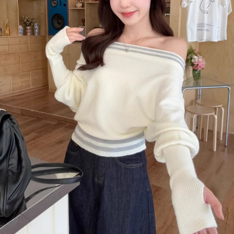 MENGXIANG ‘CloudKnit’软糯一字肩毛衣宽松慵懒短款套头针织衫|undefined