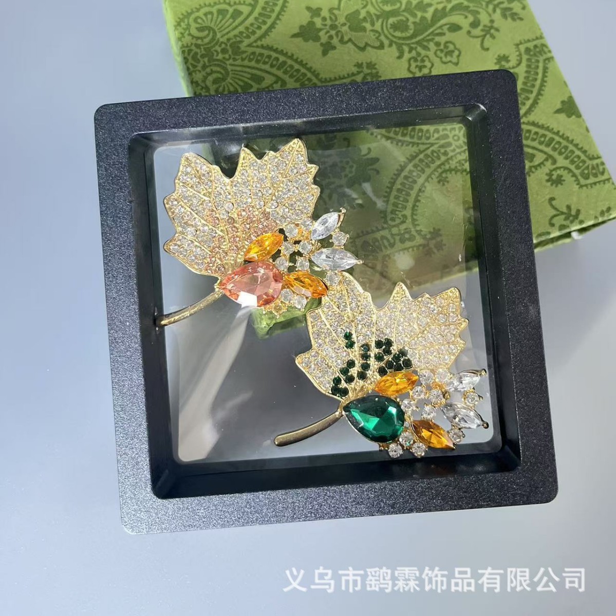 Autumn and Winter New High-End Brooch Rhinestone Gemstone Maple Leaf Suit Corsage Accessories Luxury High-End Neckline Exquisite Pin