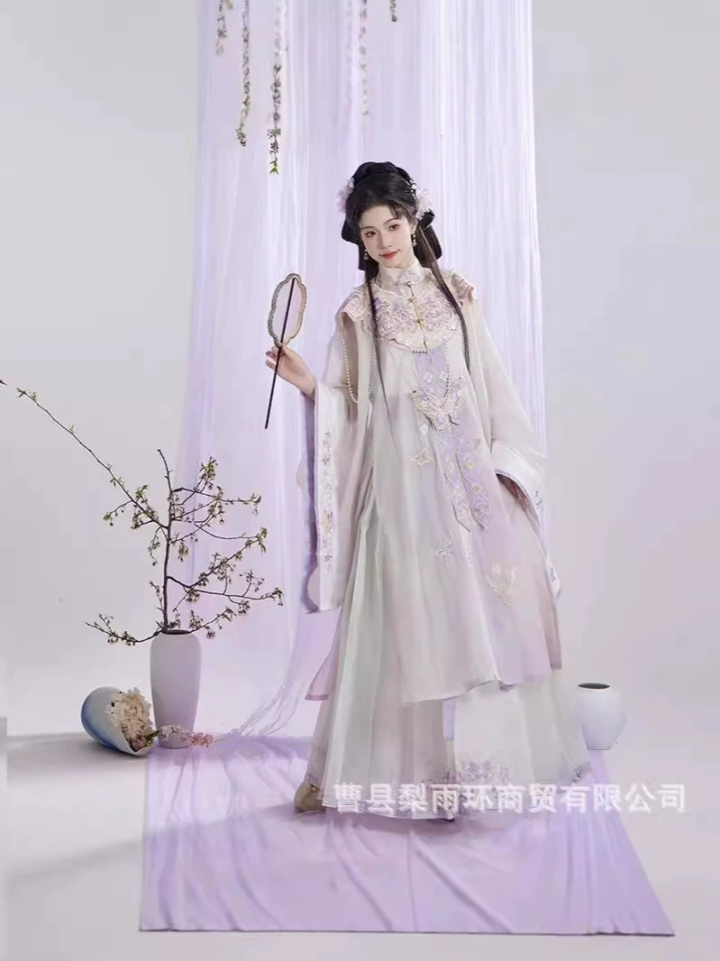 Оригинальная и реалистичная одежда Hanfu Ming с воротником-воротником