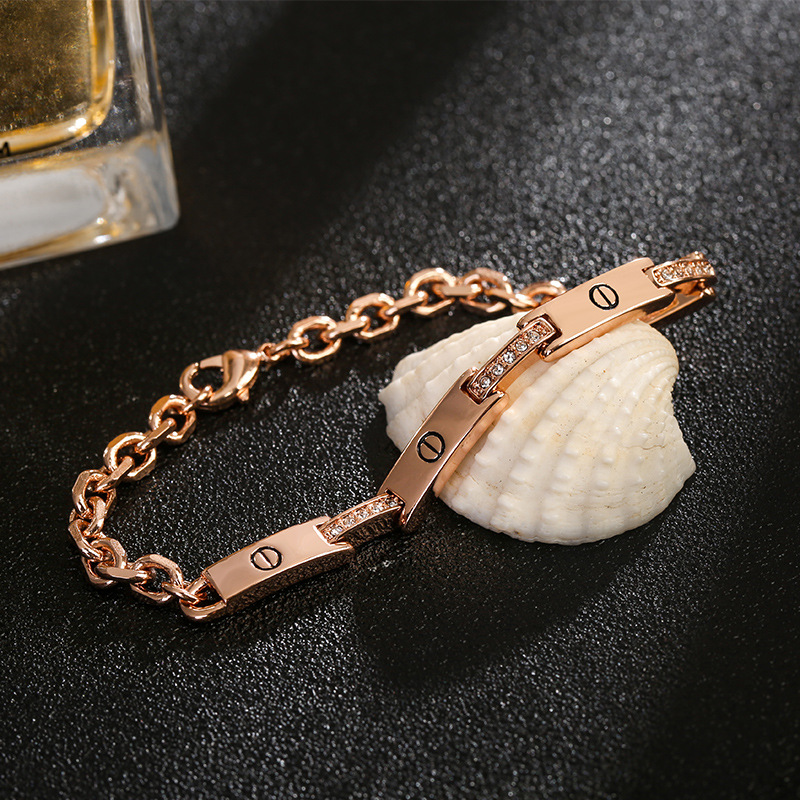 ŷ��ʱ��С�ڸ߼��и��԰ٴ�����Ů�羳��������ѷ����ͨ��Դ