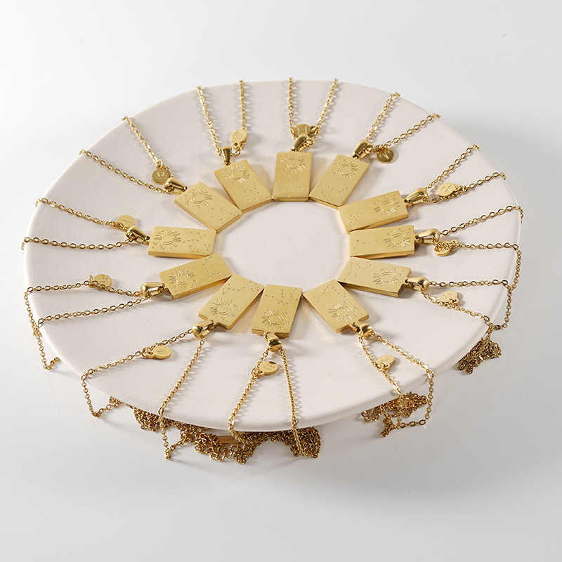 Europeo y americano nuevo acero inoxidable 12 constelación collar femenino 18K oro cuadrado doce constelación titanio acero colgante clavícula cadena
