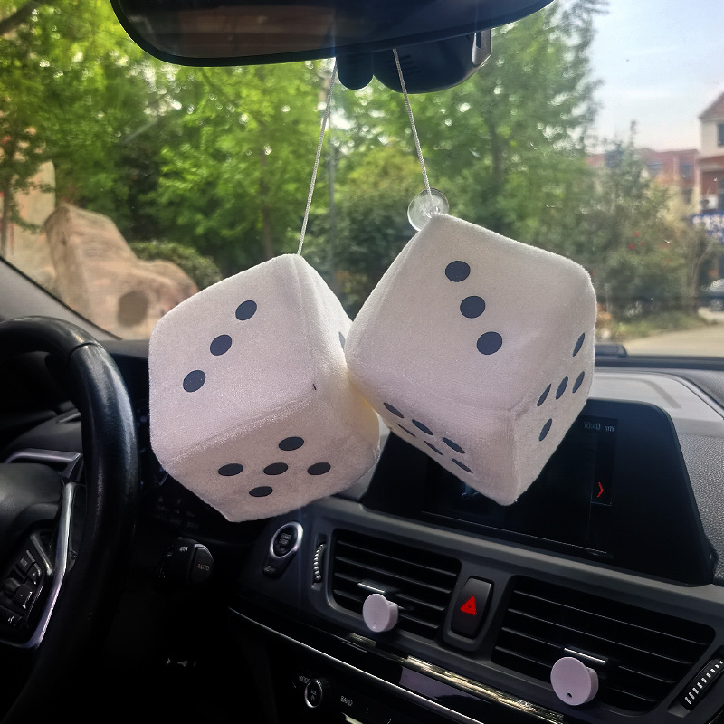Colgante de accesorios de automóvil transfronterizo, colgante de automóvil, dados de felpa, colgante de automóvil, amor, Amazon