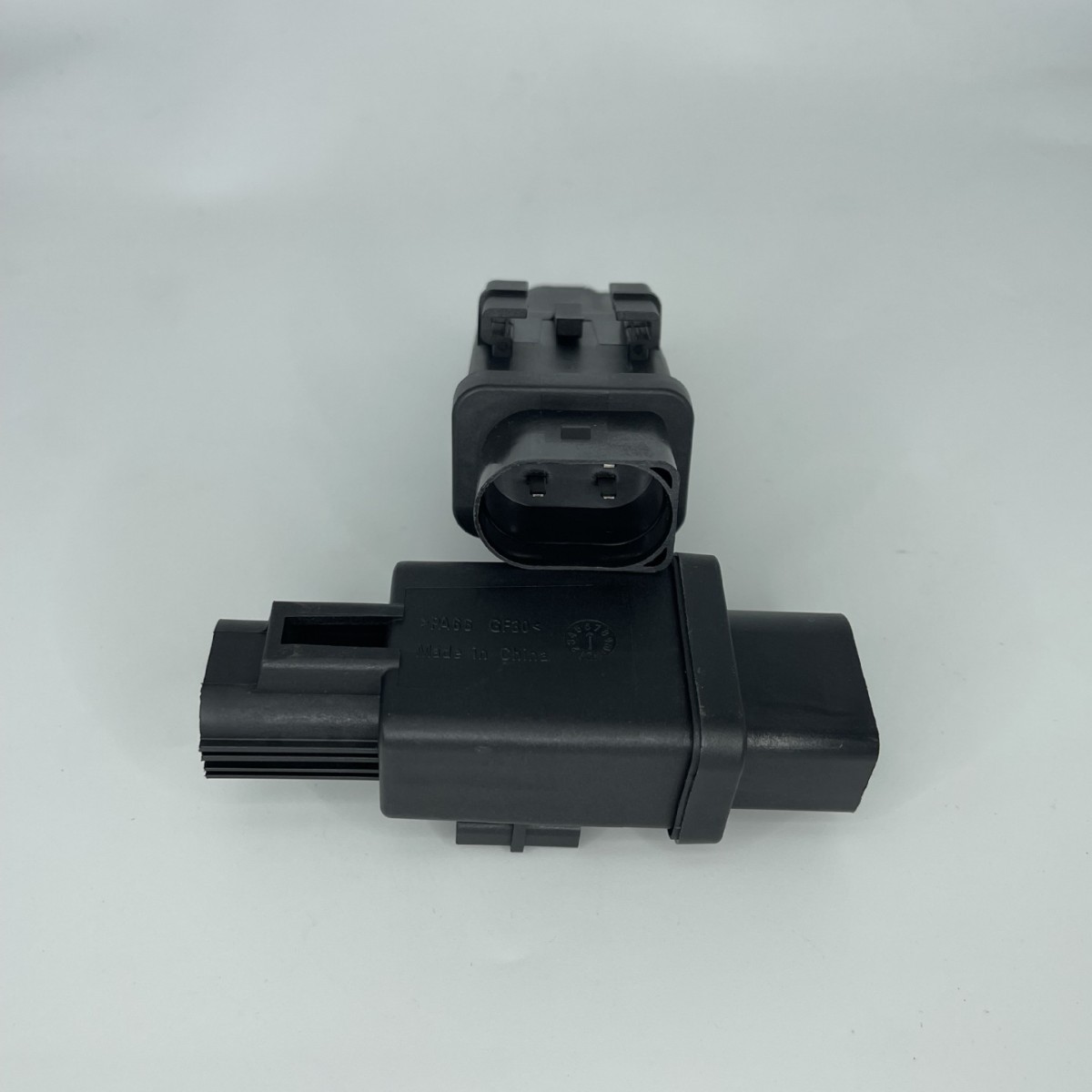 90924547别克新君威君越迈锐宝刹车真空打气泵继电器插头22804112