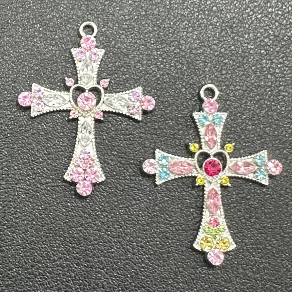 Sweet and Cool Style Spicy Girl Cross Necklace for Women, Heavy-Duty Rhinestone-Studded Gothic European and American Style Y2K Necklace Design Clavicle Chain