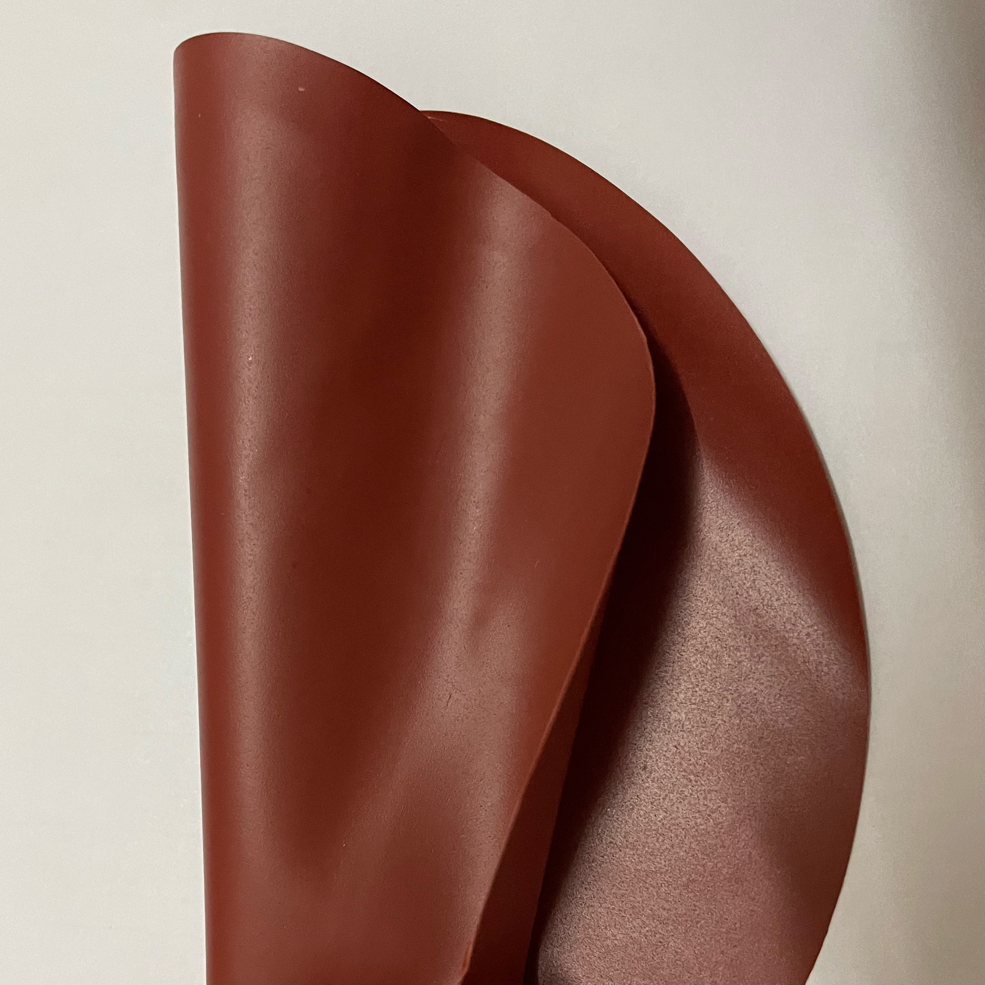 手感软铁锈红阻燃环保哑光PVC压延膜