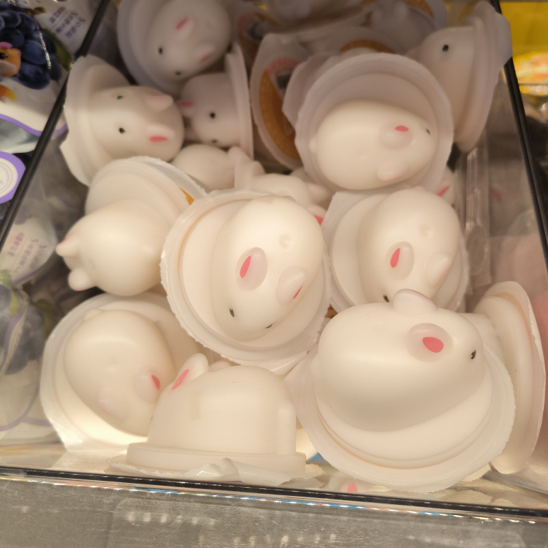 Three Squirrels, Little White Rabbit Jelly with Coconut Milk Flavor, Little Pink Rabbit Jelly with Strawberry Flavor 500g