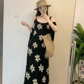 法式黑色吊带碎花连衣裙子女夏季2026新款海边度假高级感气质长裙