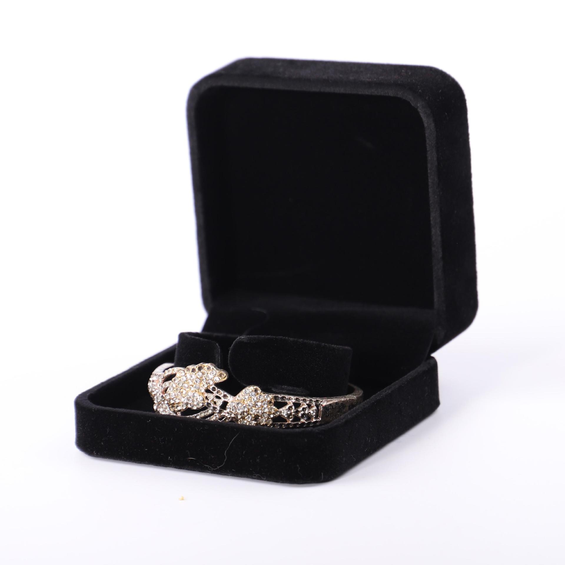 Fuente fábrica venta directa franela joyería caja de embalaje collar pendientes caja de anillo pulsera colgante caja de cadena de mano al por mayor