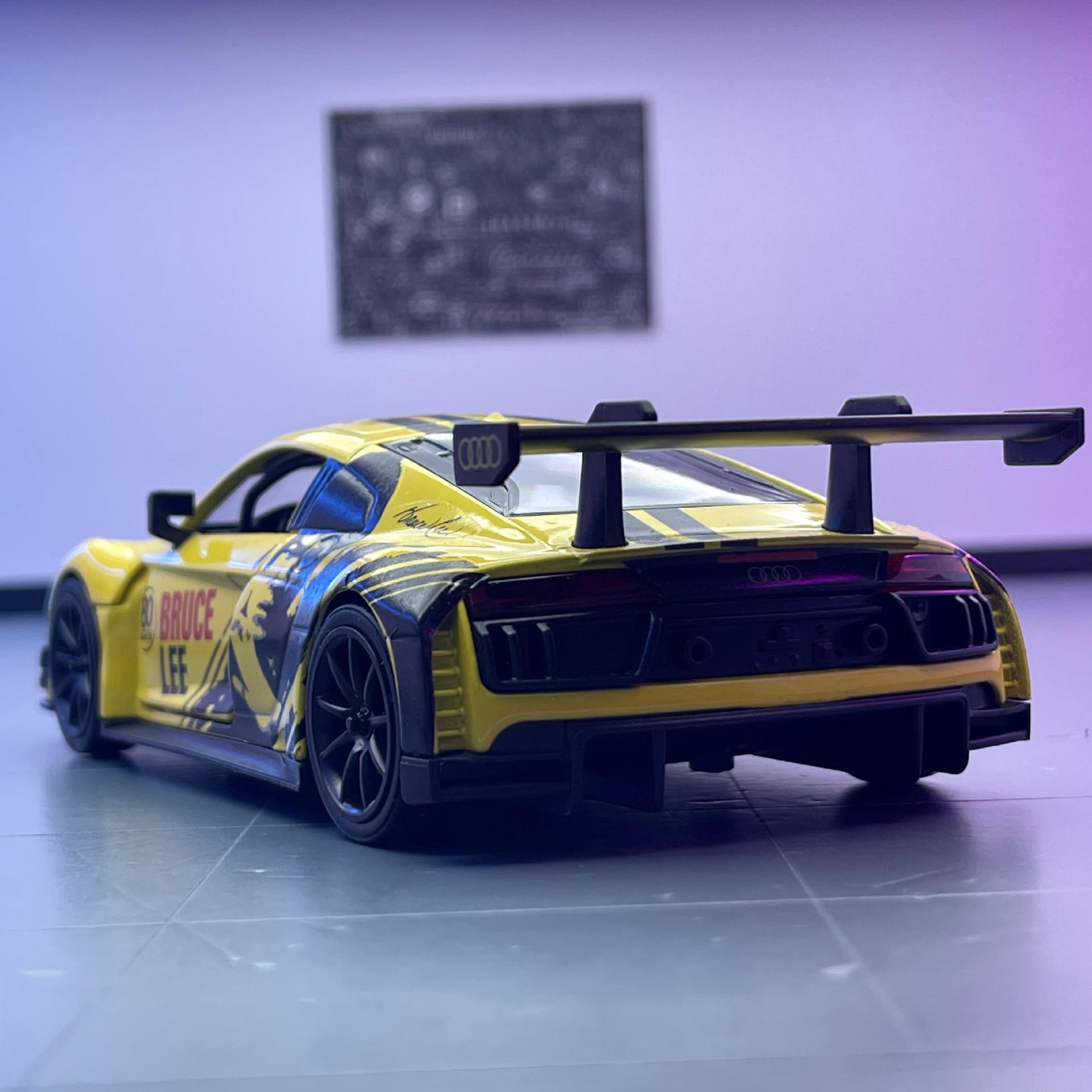 Marco Polo aleación coche modelo 1:32 Audi R8LMSGT3 Bentley pull-back puerta modelo de coche de juguete decoración