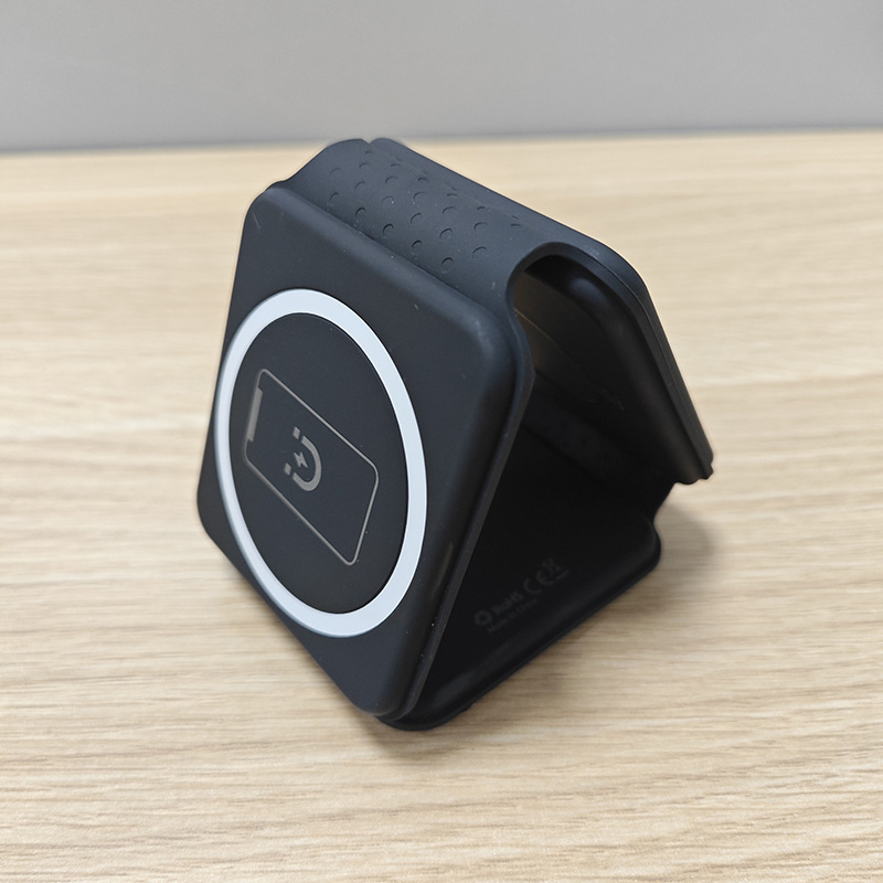 Cargador inalámbrico magnético tres en uno, soporte plegable para teléfono Magsafe, cable de datos, transfronterizo