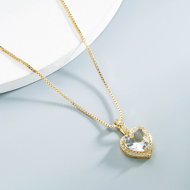 wholesale jewelry simple colorful crystal heart pendant copper necklace Nihaojewelrypicture7