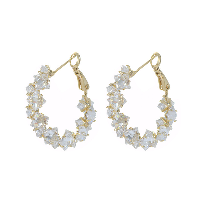 Pendientes rojos de la red de la red de la nueva moda simple, temperamento, orejas súper parpadeantes de todo fósforo, pendientes de círculo de cristal de personalidad japonesa y coreana