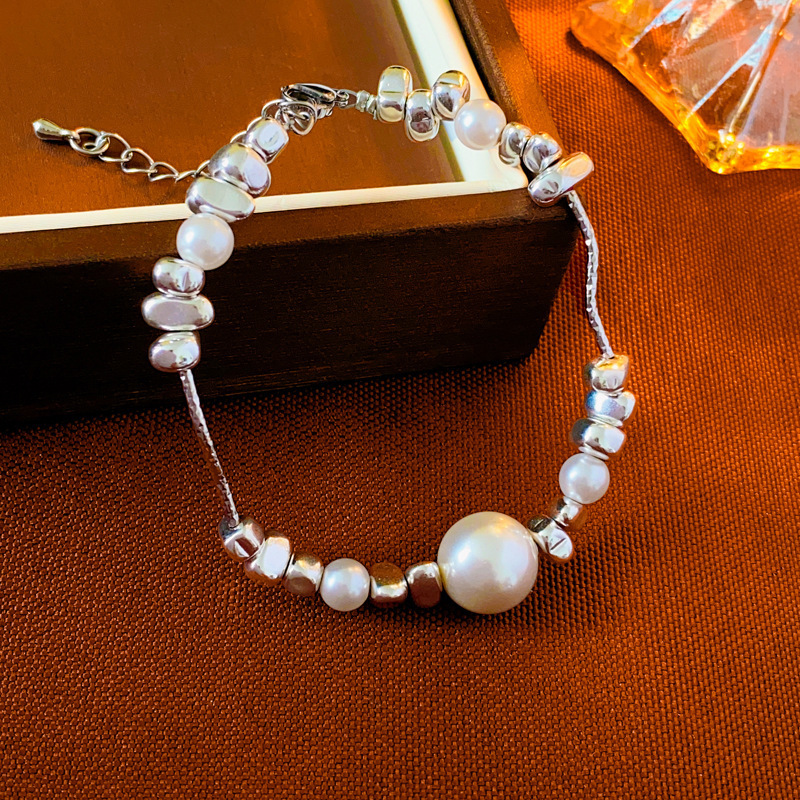 Collar con diseño de mariposa y flor, diseño de nicho moderno, cadena para clavícula, versátil, sensación de alta gama, fabricante de joyería para mejores amigas