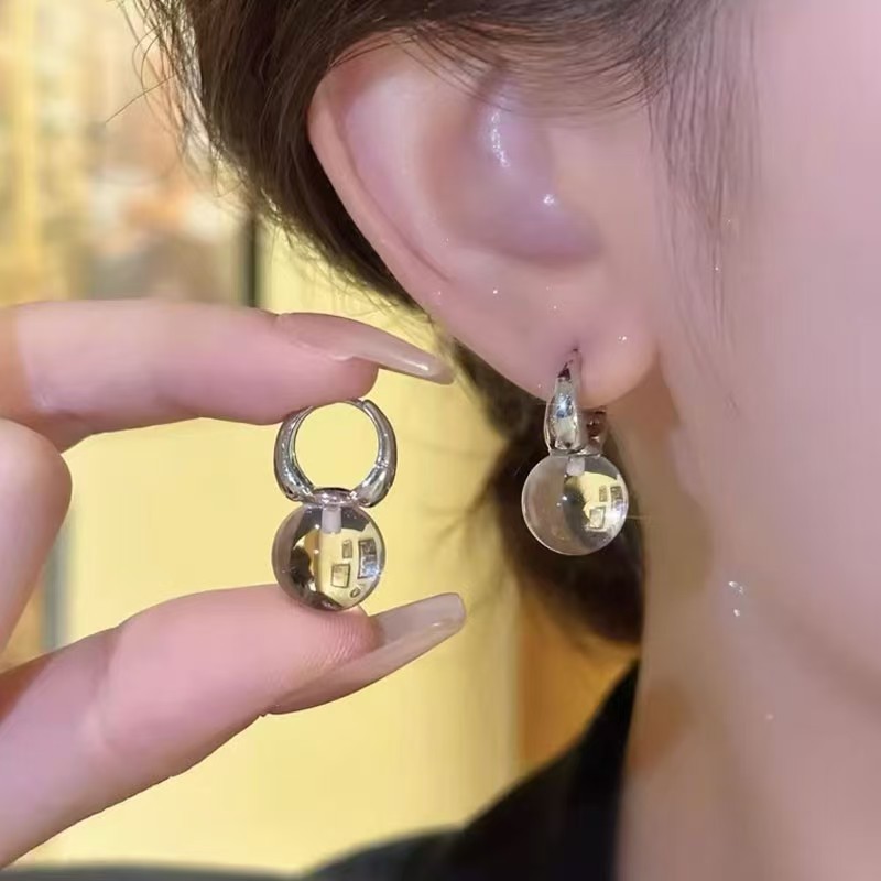 2026 verano nuevo temperamento pendientes de nicho sensación de diseño ligero de lujo pendientes de auriculares dulces image 1