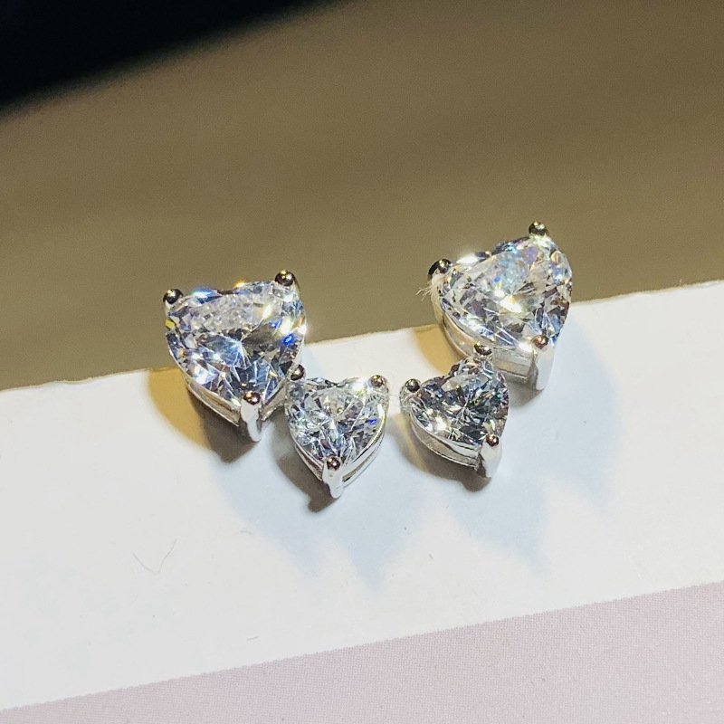 Heart-shaped Drop Earrings With Sparkling Zircon Stones_voghion.com