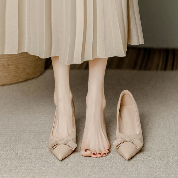 High heels nude pointed-toe heels