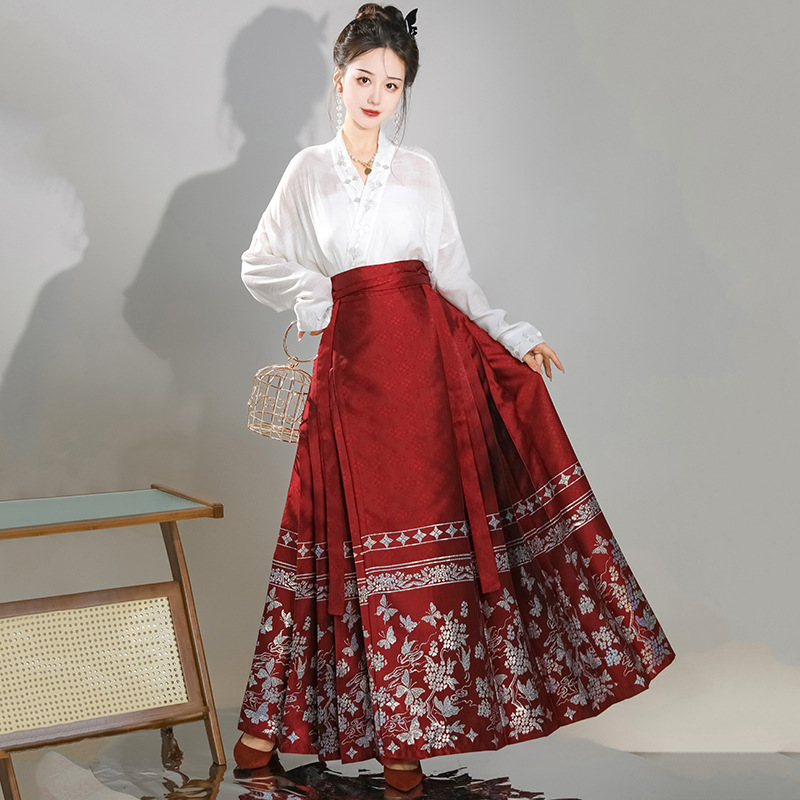 Skirt women's suit original national style top daily green black red snail skirt commuter improved Hanfu autumn