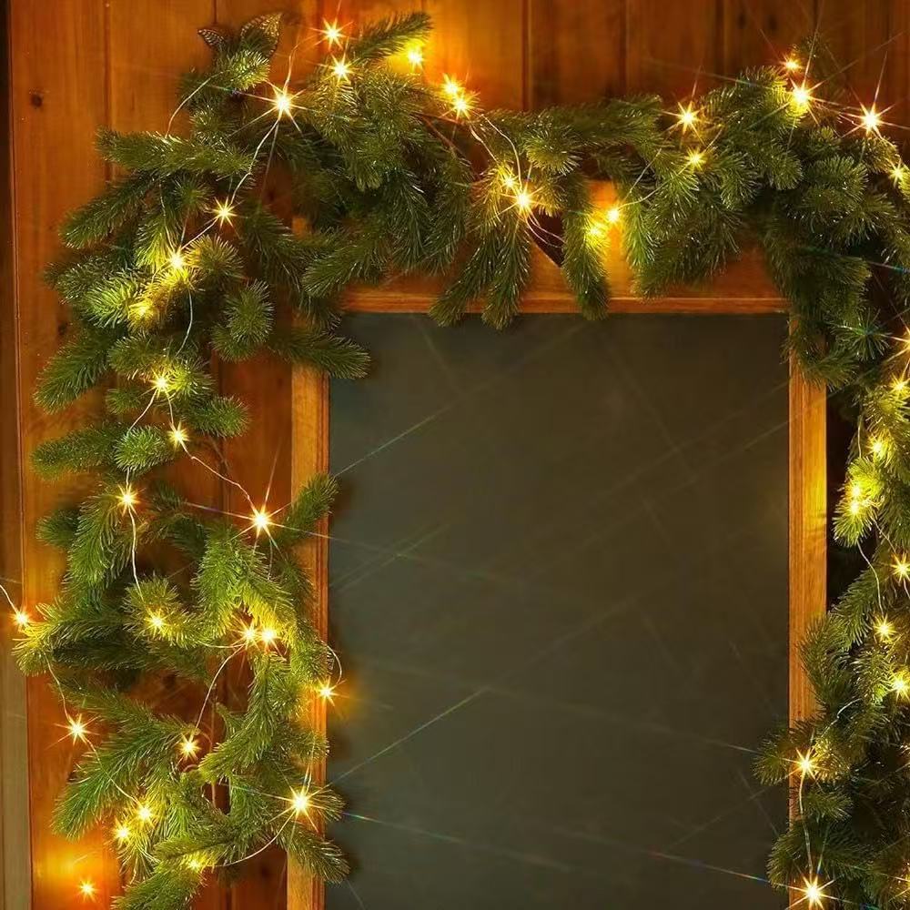 Decoración de mesa de Navidad americana transfronteriza imitación pin pin hojas de ciprés puerta colgante escalera colgante decoración doméstica