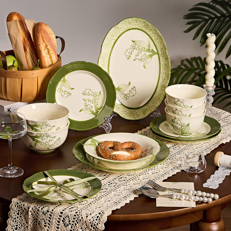 French-Style Vintage Ceramic Bowl and Plate Set for Home Use, High-End Dinnerware Set for Newlyweds and Housewarming Gifts French-Style Vintage Ceramic Bowl and Plate Set for Home Use, High-End Dinnerware Set for Newlyweds and Housewarming Gifts