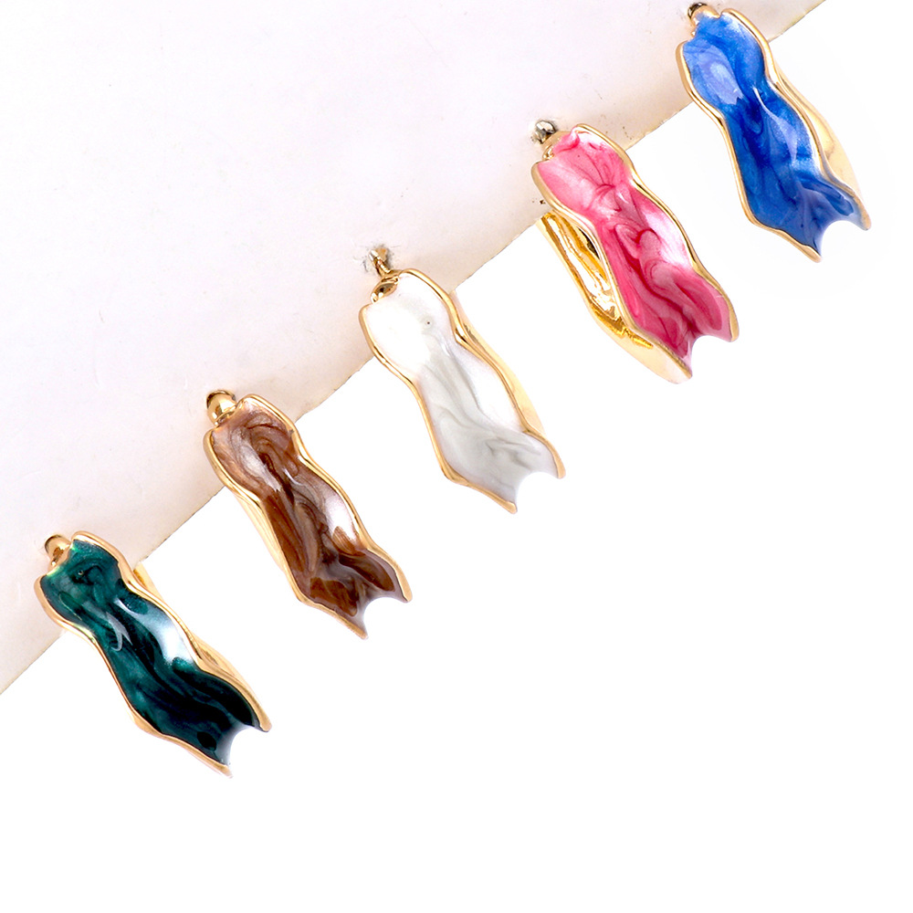 Retro Color Enamel C-shaped Earrings Wholesale Nihaojewelry display picture 17