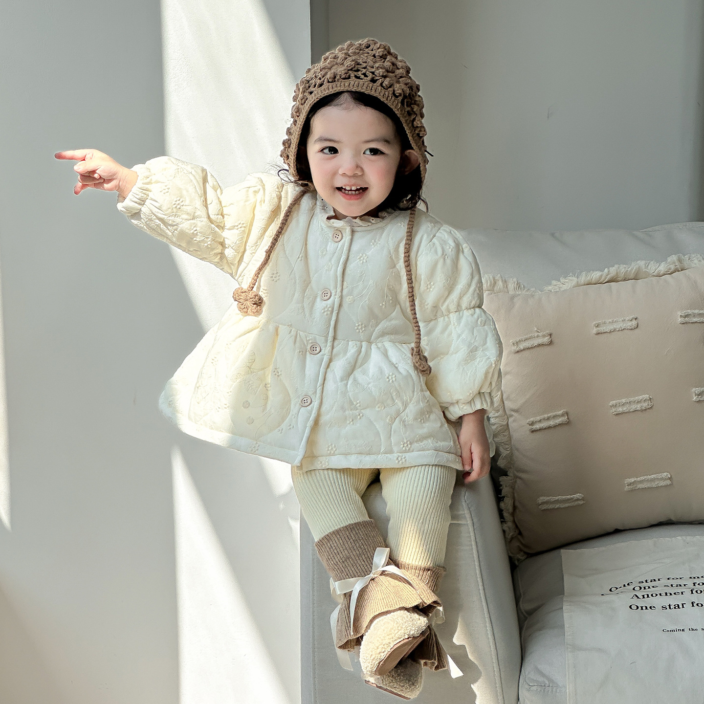 点兮2025秋冬新款婴幼儿刺绣棉服套装女宝绗棉外套打底裤子三件套