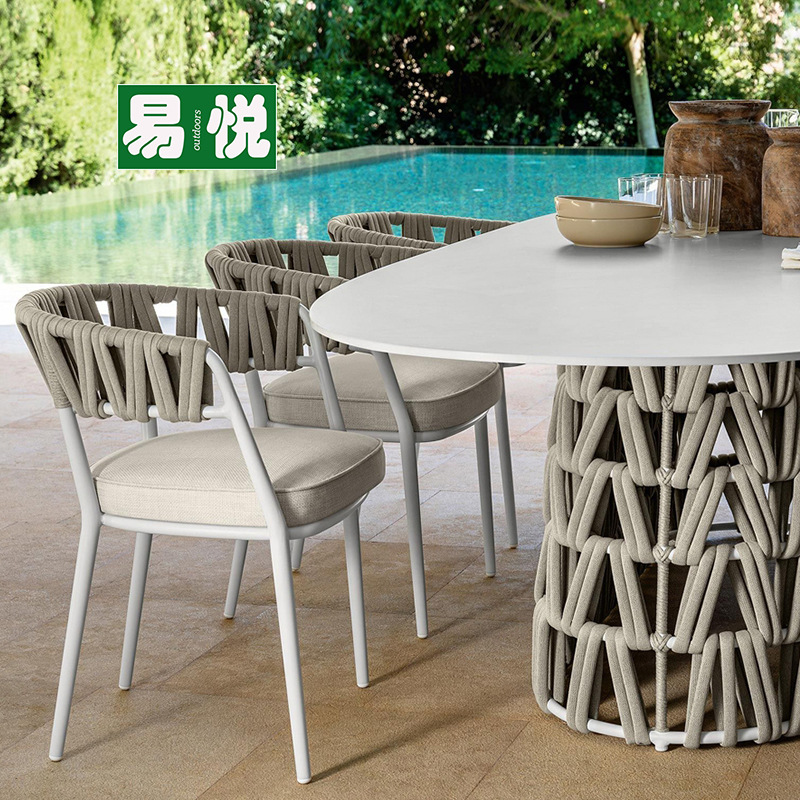 Mesa y silla al aire libre patio jardín villa balcón al aire libre silla de caña ocio impermeable y solar hotel silla de caña