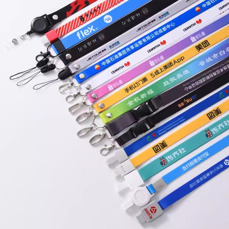 Fábrica de tarjetas de trabajo colgantes de doble cara serigrafía LOGO cuerda de teléfono móvil personalizada transferencia térmica colgante cuello colgante personalizado