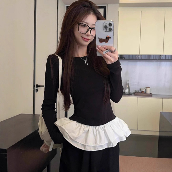 Fashionable Slim-Fit Patchwork Faux Two-Piece Lace Long-Sleeve T-Shirt for Women with a Stylish Design, Slimming Effect, Round Neck, and Regular Shoulders